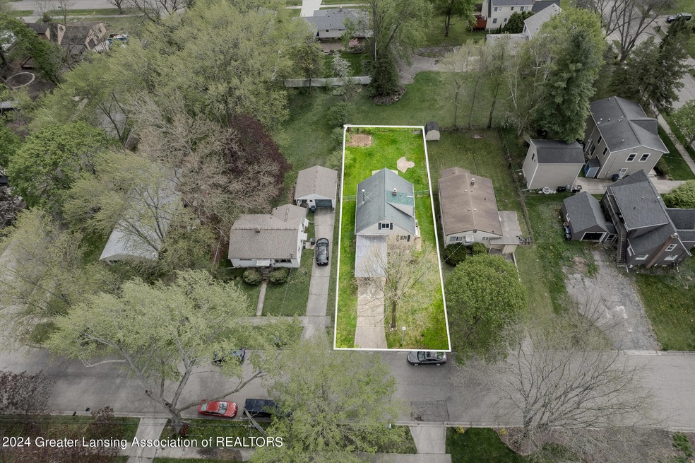 1724 Melrose East Lansing MI-111