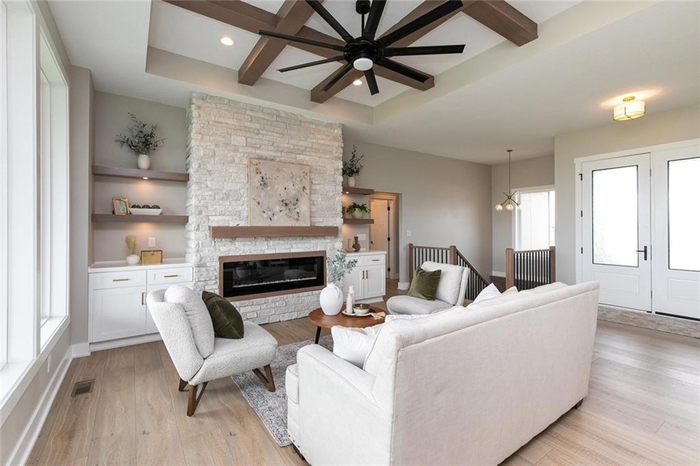 18088 Townsend Dr, Clive, IA 50325 - photo 1