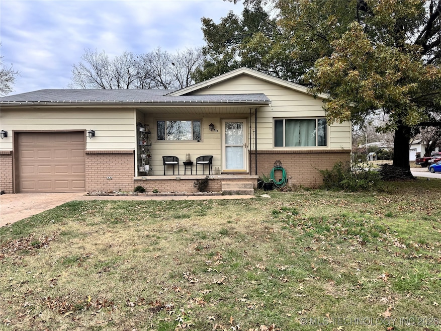 518 E Galveston Dr, Broken Arrow, OK 74012 - photo 1