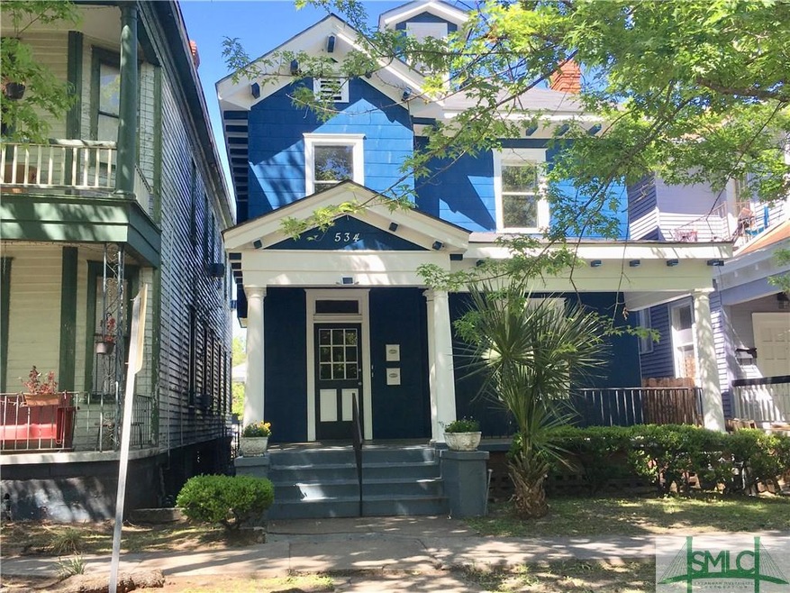 534 E Waldburg St unit upper, Savannah, GA 31401 - photo 1