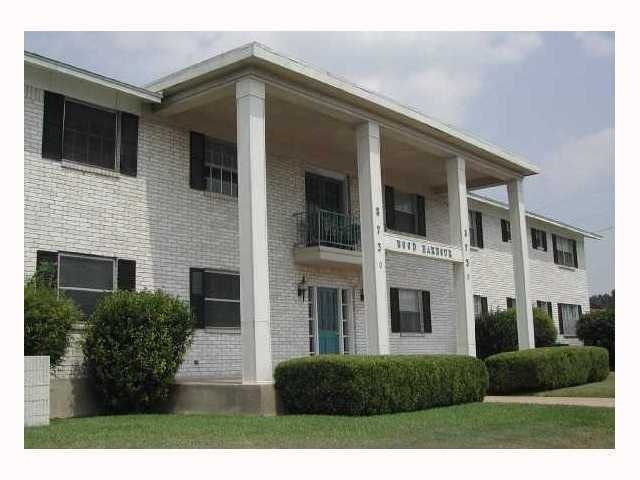 Hidden jewel of a condo community, just off MoPac,