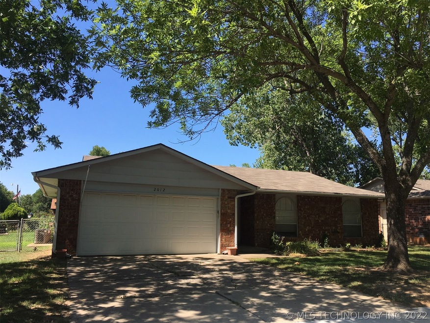 2012 W Gary St, Broken Arrow, OK 74012 - photo 1