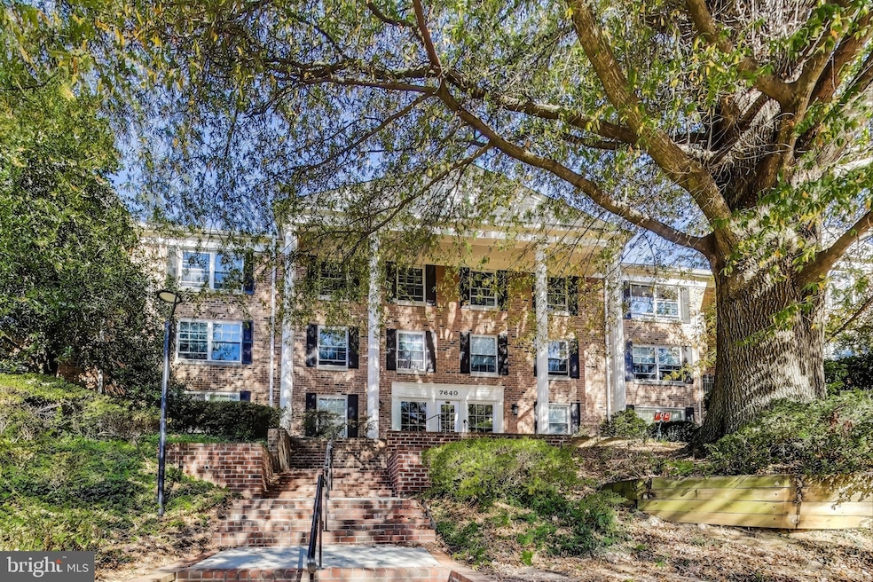 7640 Tremayne Place unit 211, McLean, VA 22102 - photo 1