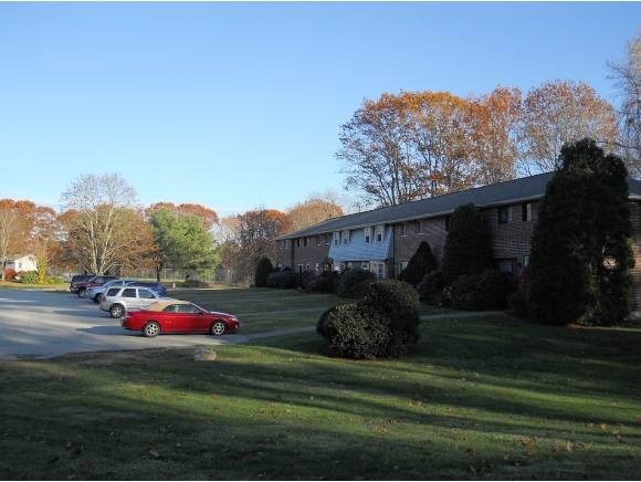 28 Oakridge Dr unit 28, Londonderry, NH 03053 - photo 1