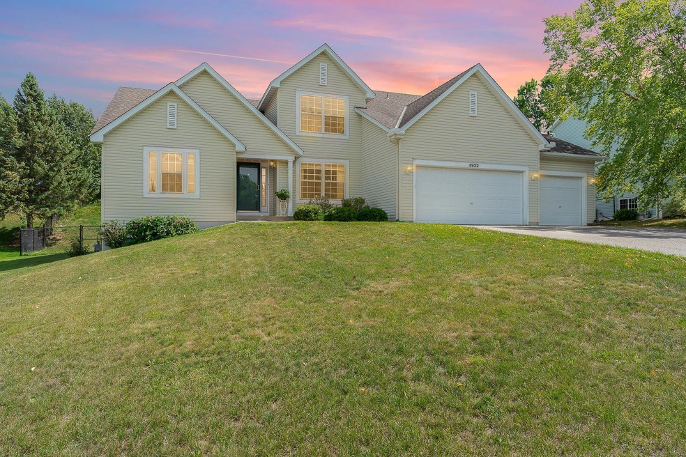 Welcome home! Sweet location on a cul-de-sac street~