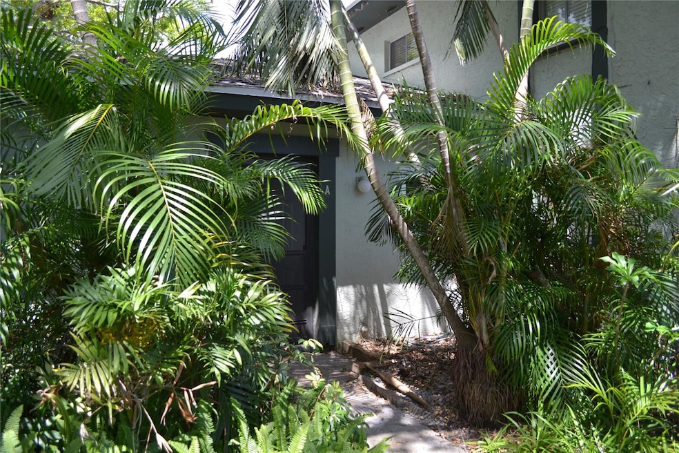 Private end unit, no neighbors above