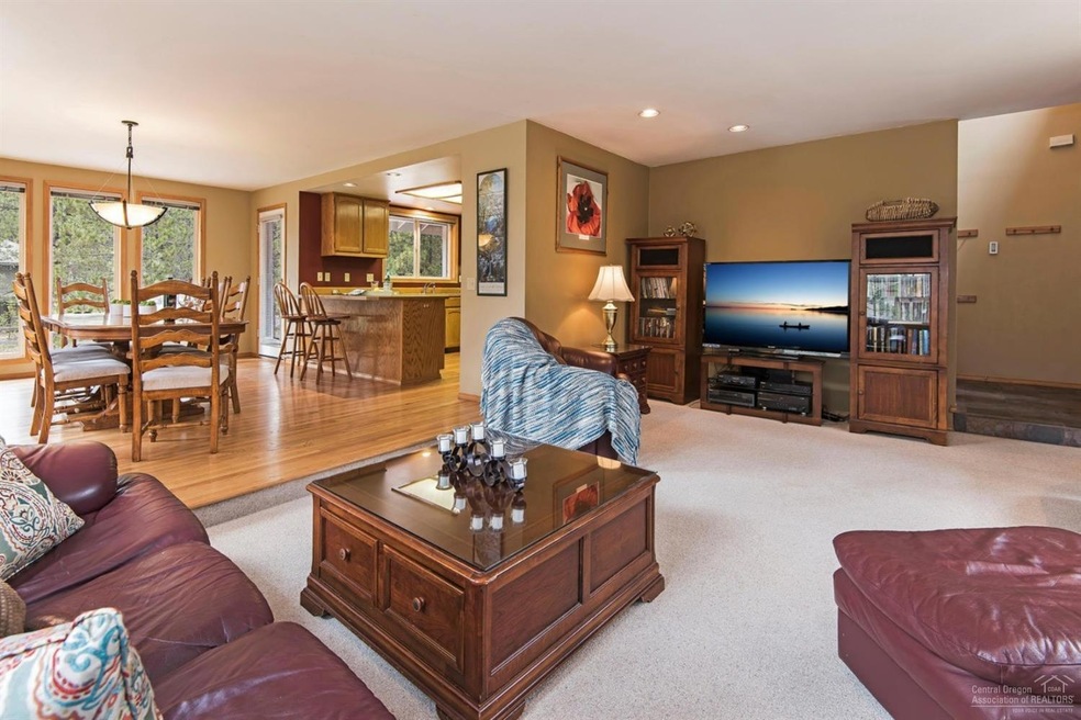 58043 Kinglet Rd, Sunriver, OR 97707 - photo 1