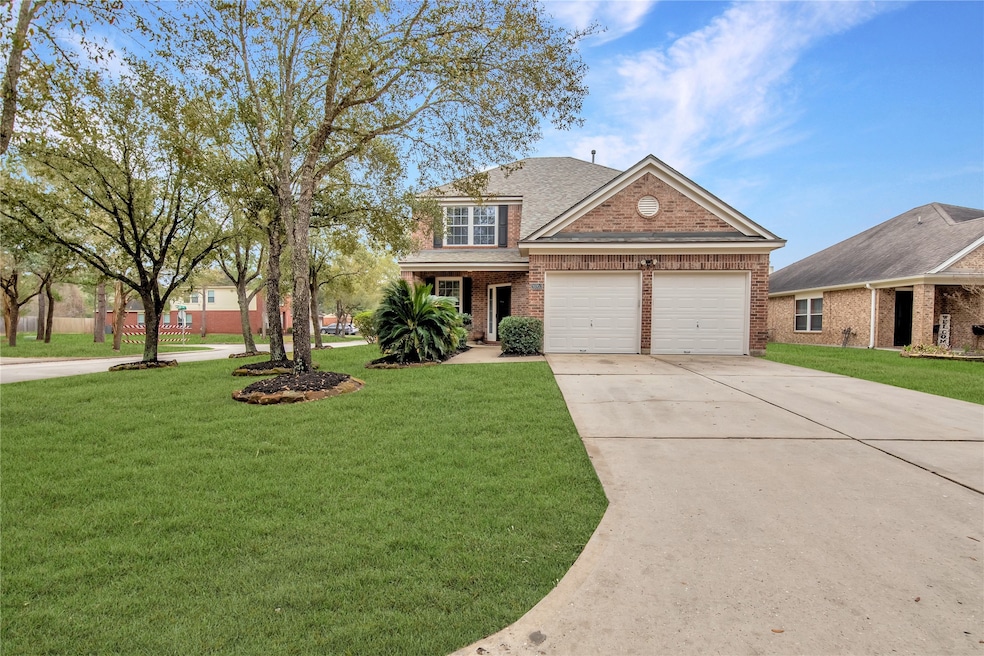 Welcome Home to 26953 Kings Crescent Dr. in Kings