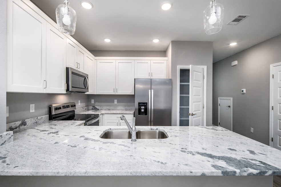 959 Skylark Rd, Mary Esther, FL 32569 - photo 1