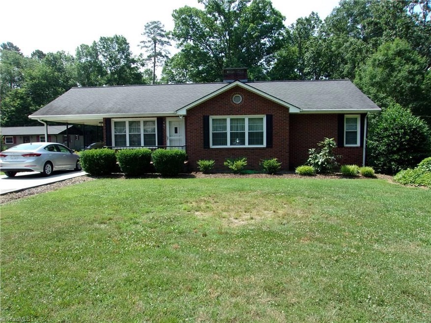 401 Mcknight St, Asheboro, NC 27203 - photo 1