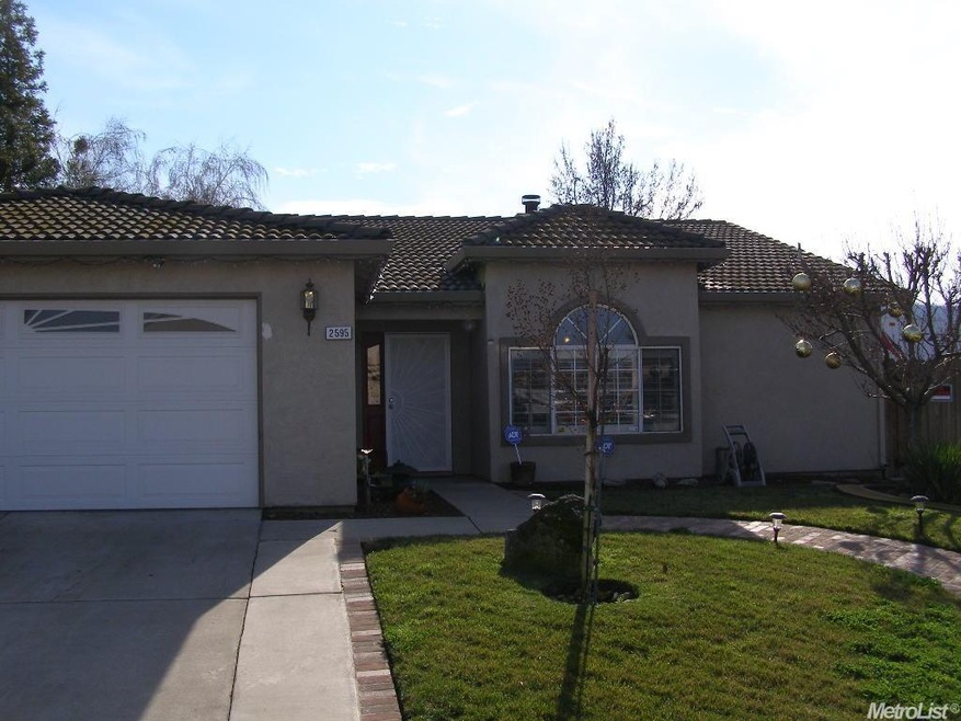 2595 Deerwood Ct, Oakdale, CA 95361 - photo 1
