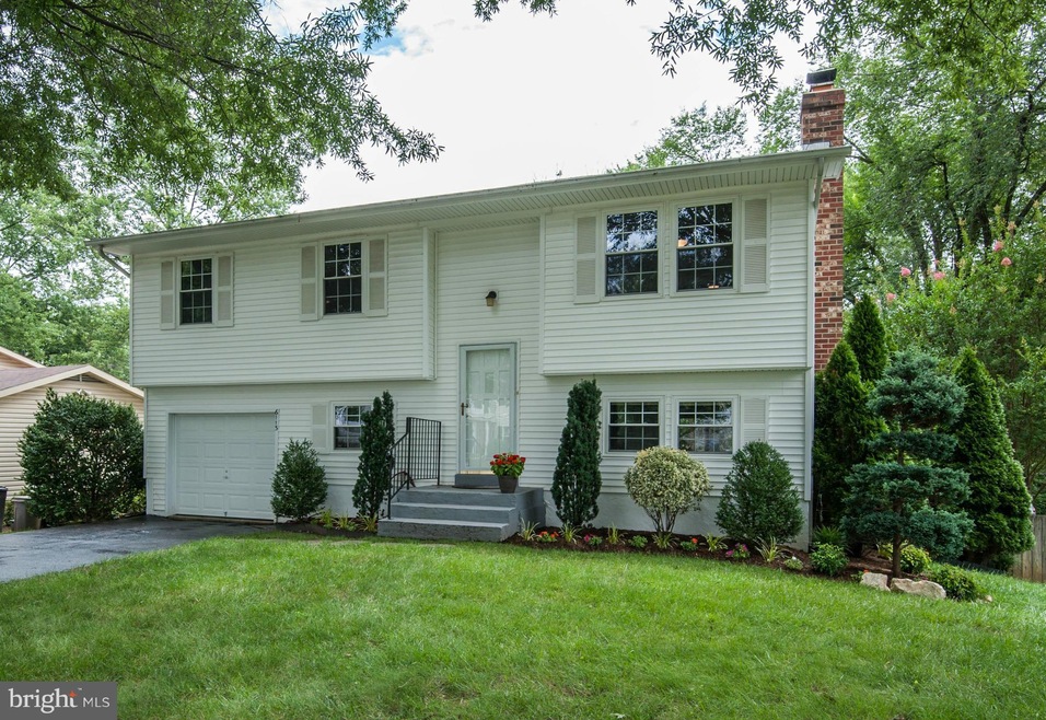 6113 Windward Dr, Burke, VA 22015 - photo 1