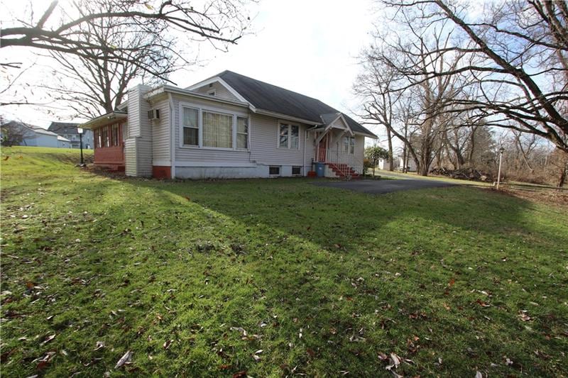 Awesome Location on almost 2 1/2 Acres just off Fo
