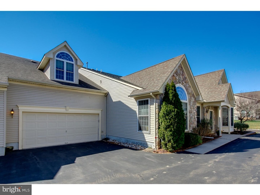 823 Persimmon Ln unit V130, Langhorne, PA 19047 - photo 1