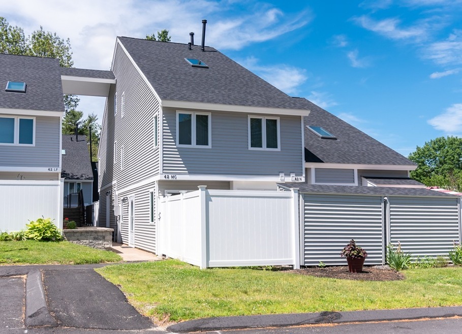 42 Meadow Pond Dr unit G, Leominster, MA 01453 - photo 1