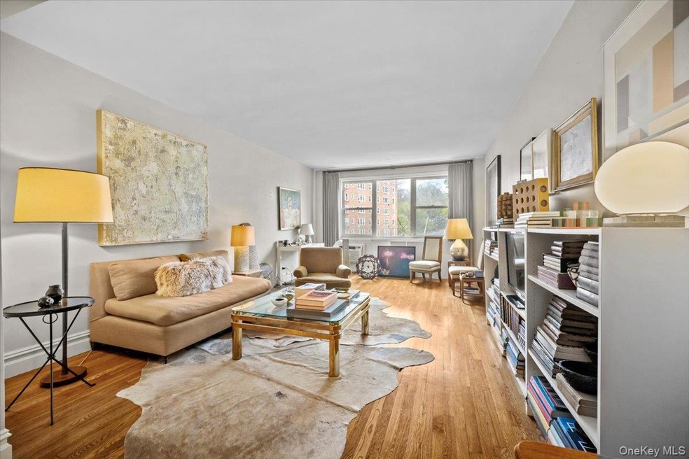 The Bradley unit 7H, Bronx, NY 10463 - photo 1