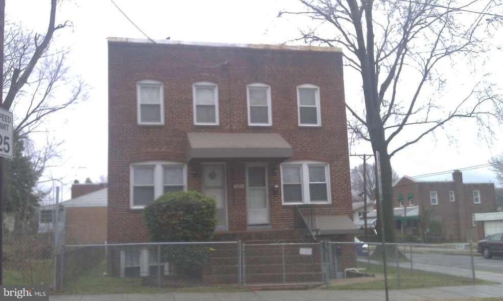 4601 Blaine St NE, Washington, DC 20019 - photo 1