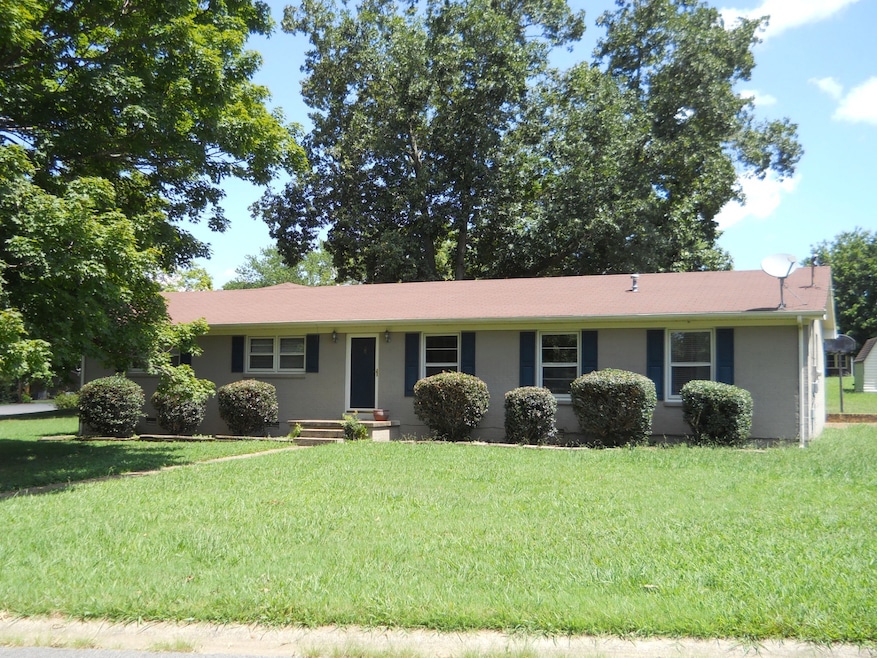 416 Perfection Dr, Shelbyville, TN 37160 - photo 1