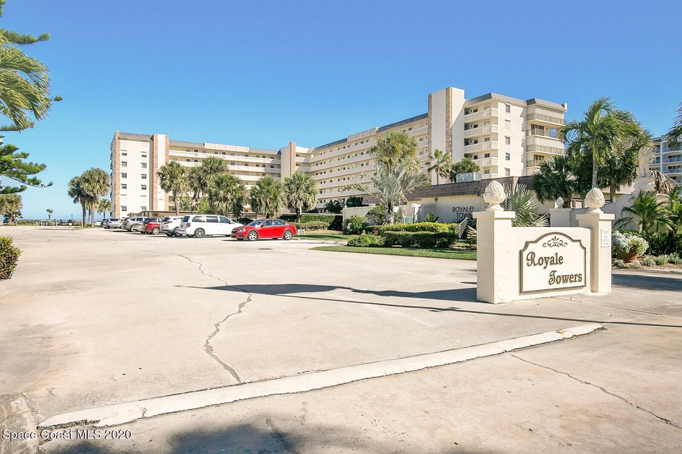 Royale Towers Entrance