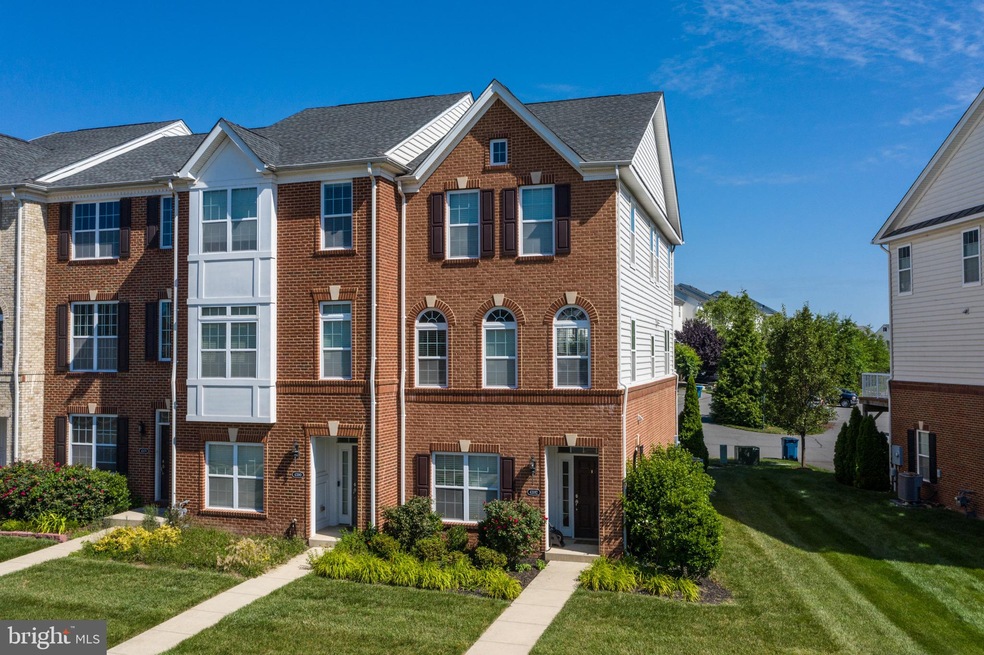 43182 Loudoun Reserve Dr, Ashburn, VA 20148 - photo 1