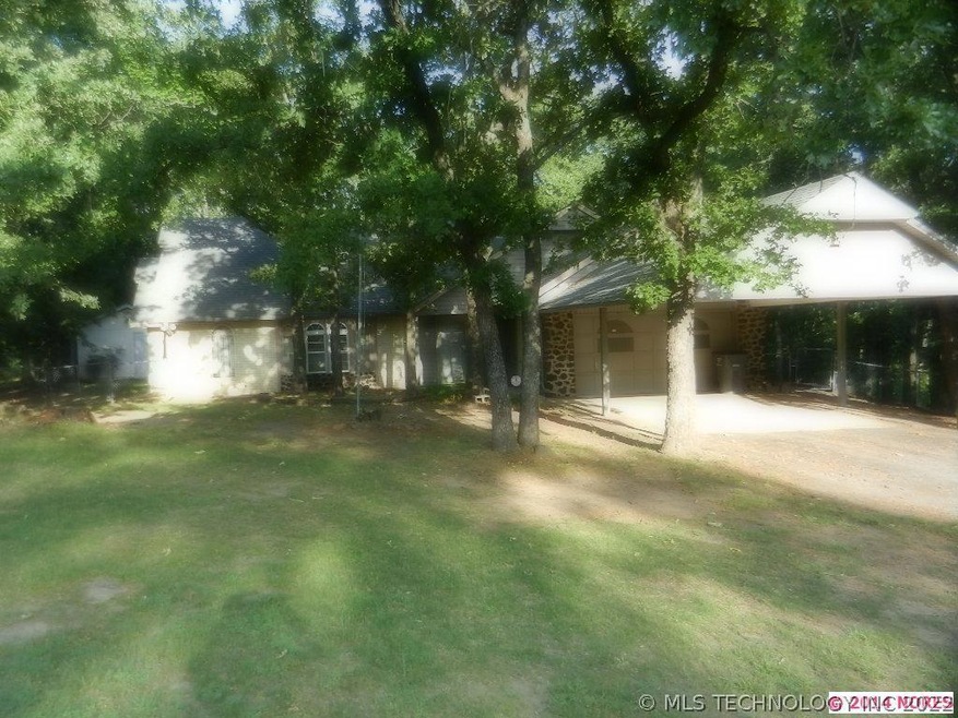4 bed 3 bath nestled in the trees