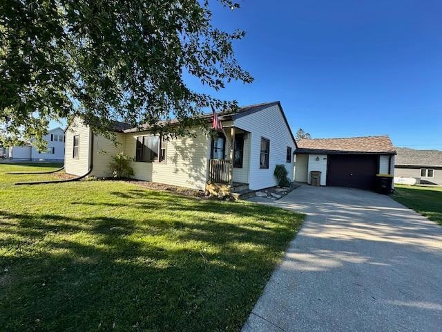 207 1st St SE, Eitzen, MN 55931 - photo 1