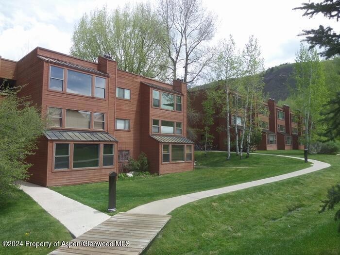 Hunter Creek 922 004