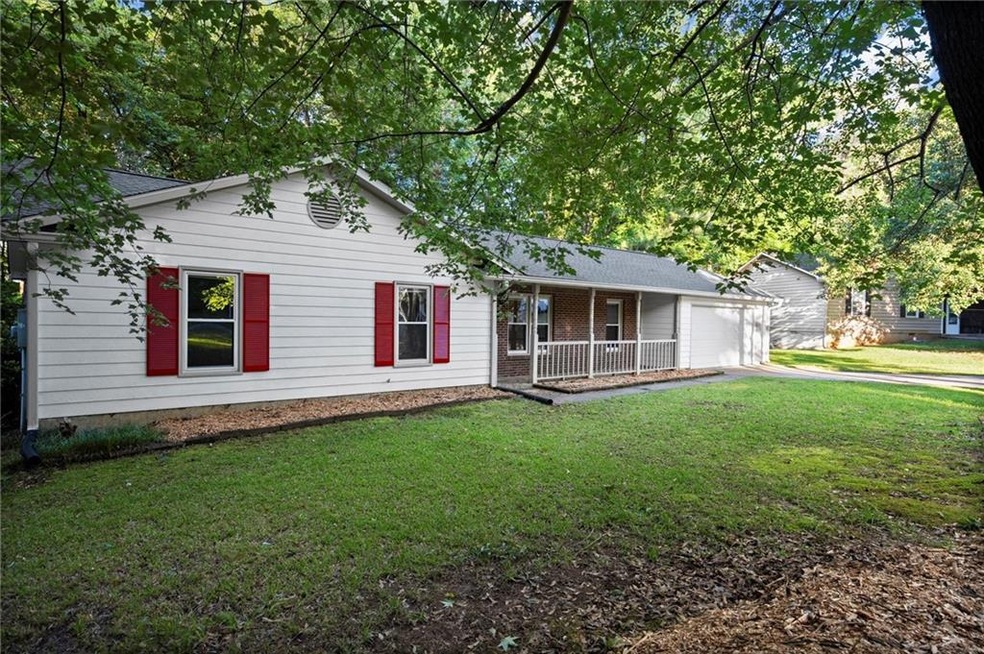 11006 Clearwater Dr unit 2, Hampton, GA 30228 - photo 1