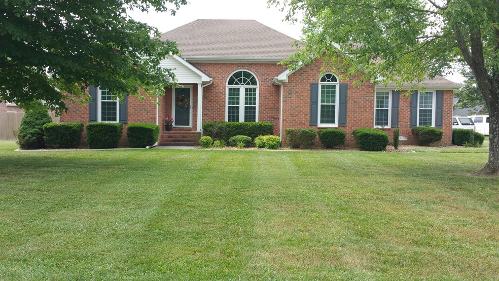 267 Greenbriar Cir, Manchester, TN 37355 - photo 1