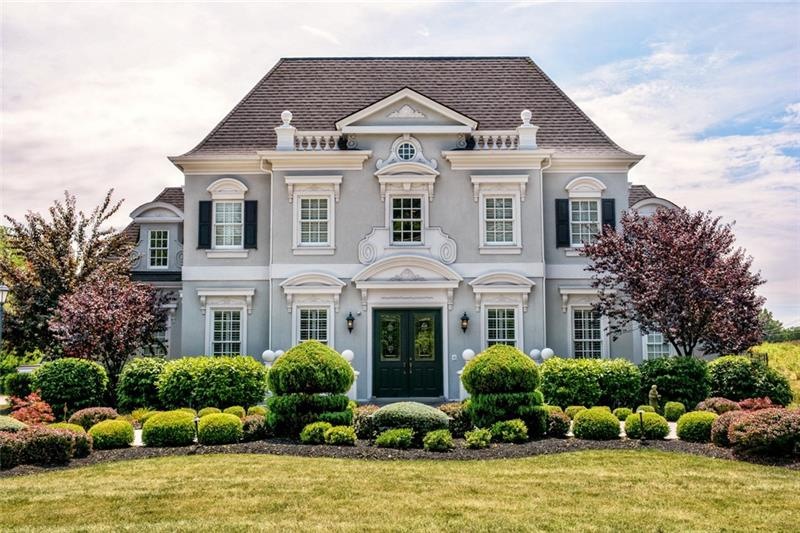 Live in luxury and entertain in style in this magn