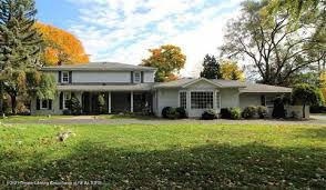 1260 Woodkrest Dr, Flint, MI 48532 - photo 1