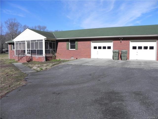 540 E Magnolia Ave, West Point, VA 23181 - photo 1