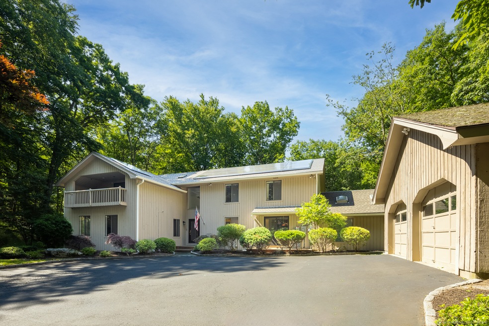 15 Treadwell Ct, Weston, CT 06883 - photo 1