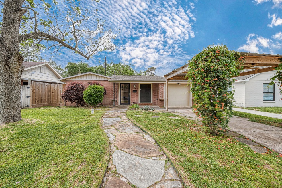 306 Graceland St, Houston, TX 77009 - photo 1