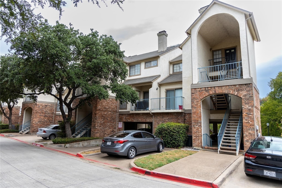 501 Arbor Creek Dr unit 204, Euless, TX 76039 - photo 1