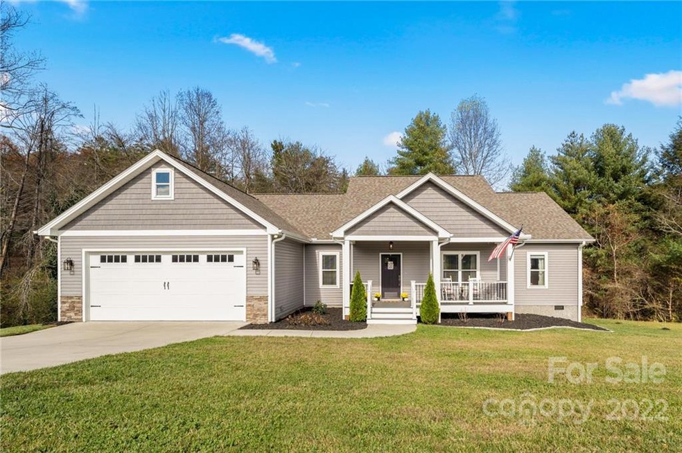 202 Hidden Knoll Dr, Hendersonville, NC 28792 - photo 1