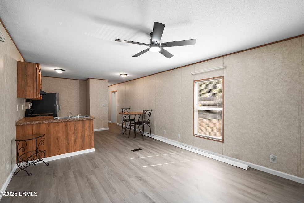 For Sale $194,999 • Co-Listing Agent