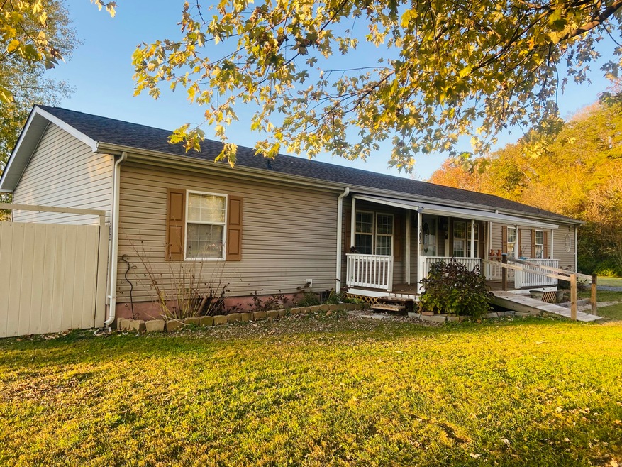 205 N 3rd St, Watauga, TN 37694 - photo 1