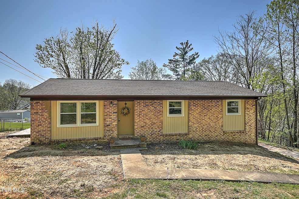 136 Haywood TV