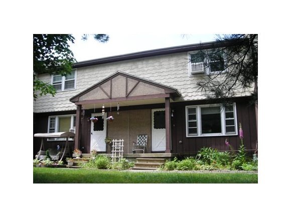 15 Sandstone Cir unit 128, Londonderry, NH 03053 - photo 1