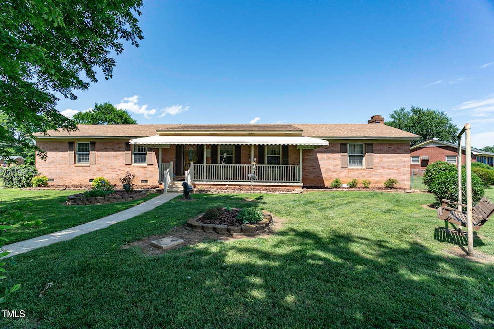 403 E McPherson Dr©WynmorPhotography.com