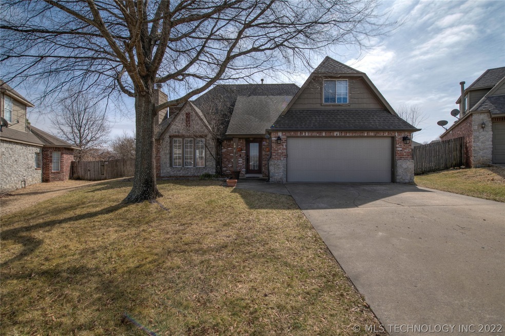 11917 S Cedar Ct, Jenks, OK 74037 - photo 1