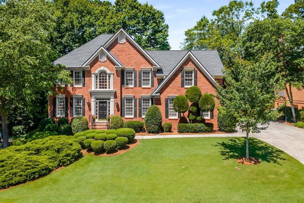 Brick beauty in Windward's sought after Hamptons n