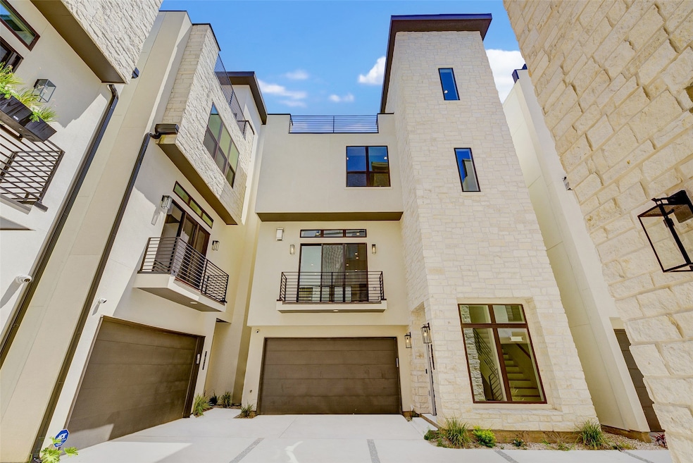 1803 Dunlavy St, Houston, TX 77006 - photo 1