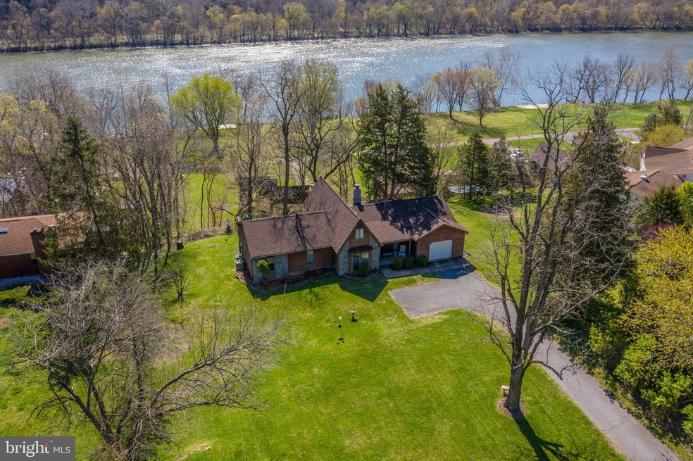 488 River Cliff Dr, Harpers Ferry, WV 25425 - photo 1