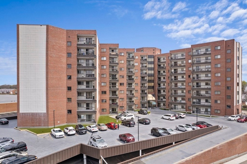 Seawinds Condomimiuns unit 402, Quincy, MA 02171 - photo 1