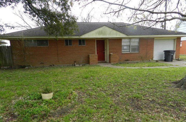 3212 3rd St, Bay City, TX 77414 - photo 1