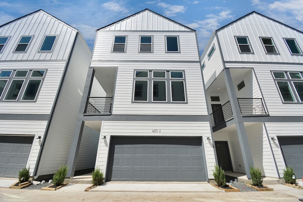 420 Janisch Rd unit B, Houston, TX 77018 - photo 1