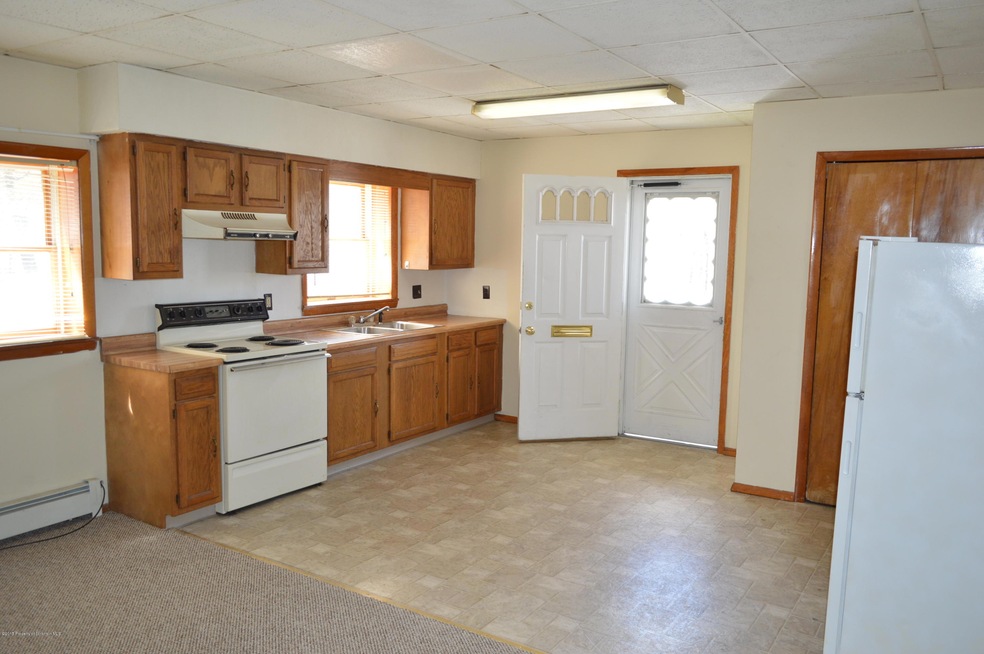 207 S Main St, Pittston, PA 18640 - photo 1