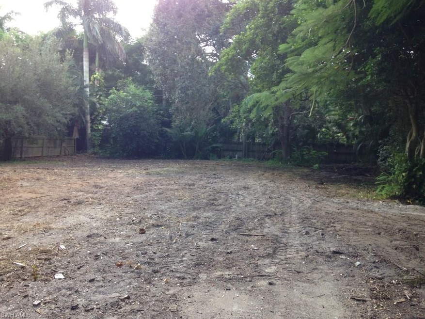 1086 Michigan Ave, Naples, FL 34103 - photo 1